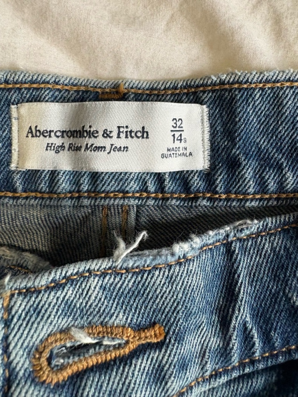 Abercrombie & Fitch high rise mom Jean size 14 short 32 NWOT - Picture 7 of 9